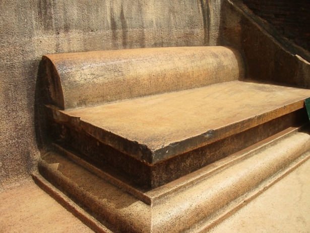 Dağın tepesindeki 'Gizemli Saray'