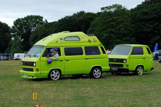 Bir bakan bir daha bakıyor!