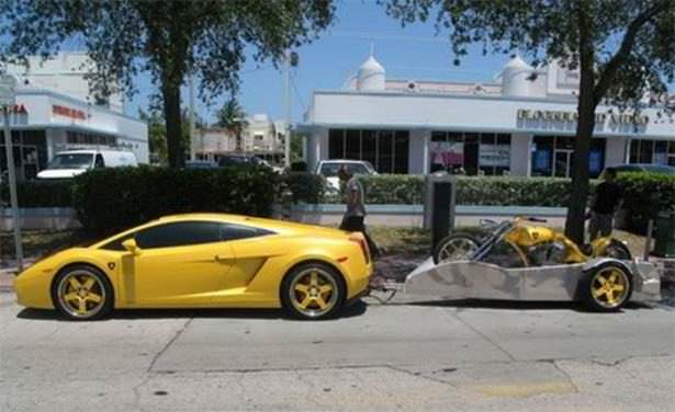 Bir bakan bir daha bakıyor!