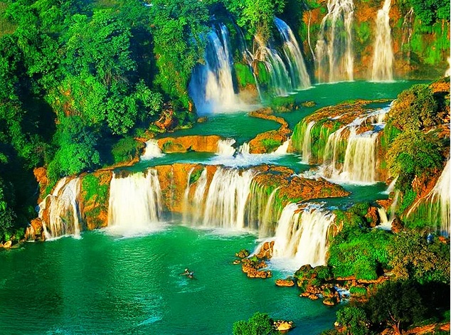 İnsanı Büyüleyen En Görkemli 15 Şelale