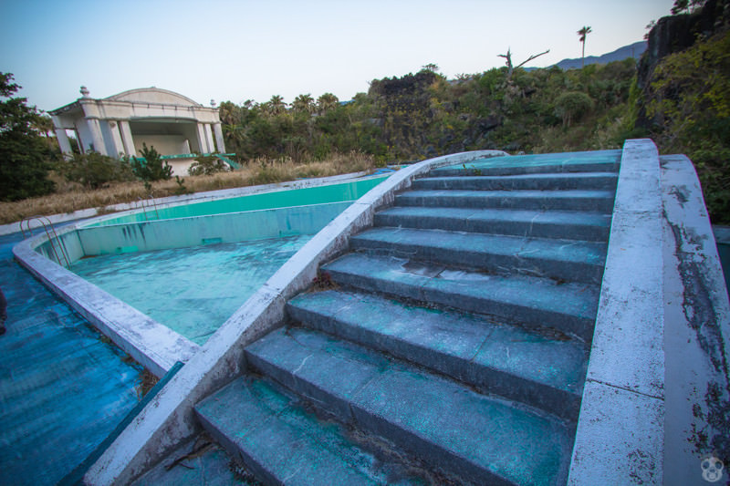 Yıllar önce terk edilmiş bir otel
