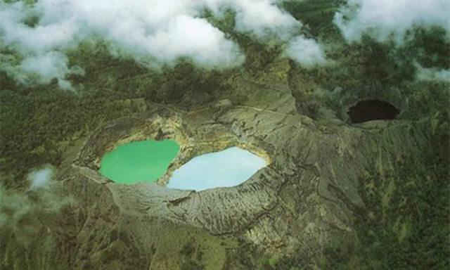 Baykal Gölü ortadan ikiye ayrıldı!