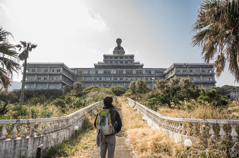 Yıllar önce terk edilmiş bir otel