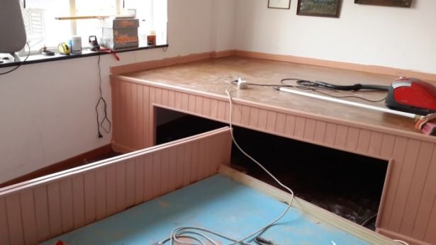 Odasını bakın ne hale getirdi