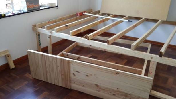 Odasını bakın ne hale getirdi