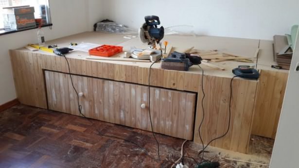 Odasını bakın ne hale getirdi