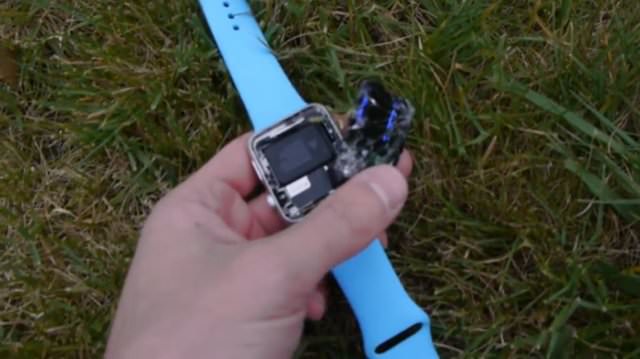 Apple Watch böyle kırıldı