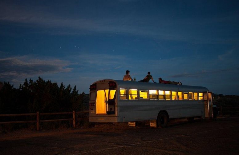 Harika bir eve dönüştürülen okul otobüsü