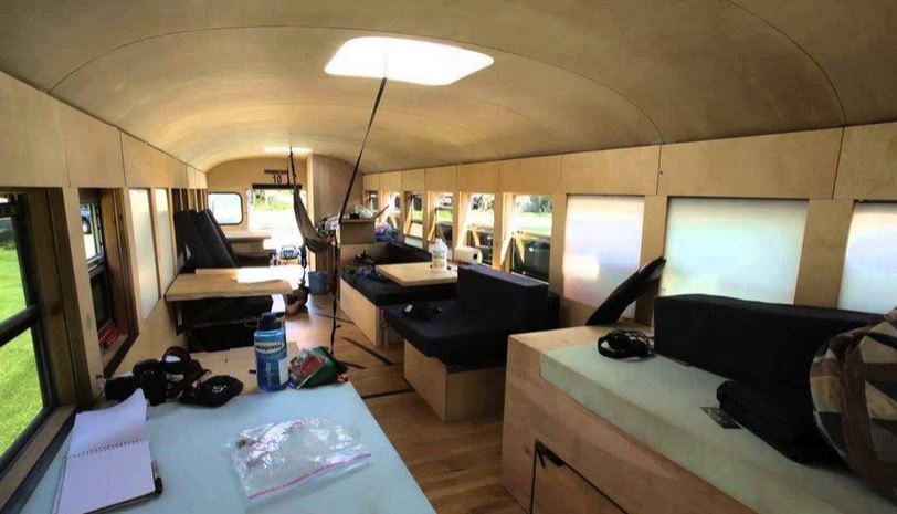 Harika bir eve dönüştürülen okul otobüsü