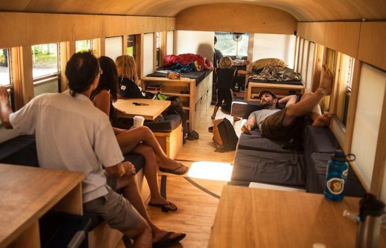 Harika bir eve dönüştürülen okul otobüsü