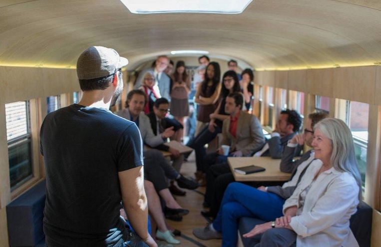 Harika bir eve dönüştürülen okul otobüsü