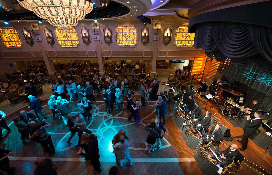 Dev yolcu gemilerine bir de böyle bakın