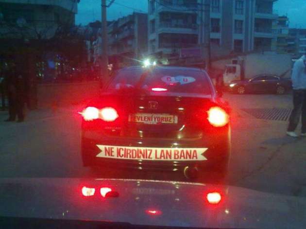 İlginç gelin arabası yazıları