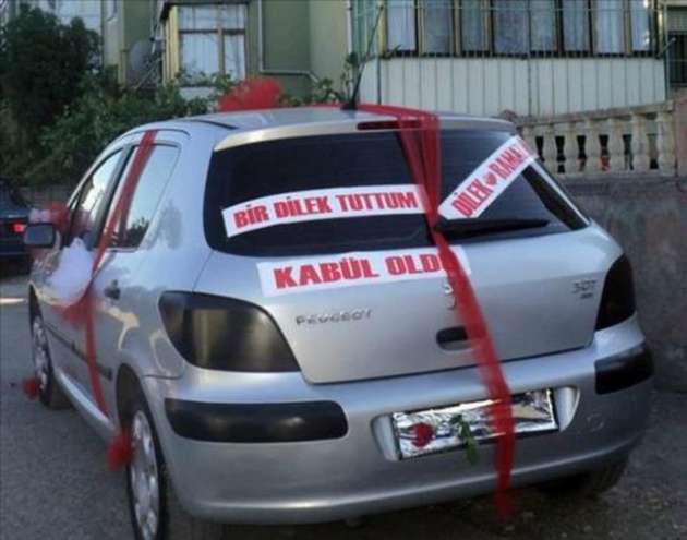 İlginç gelin arabası yazıları