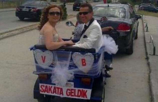 İlginç gelin arabası yazıları