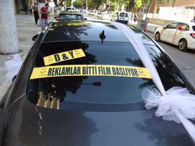 İlginç gelin arabası yazıları