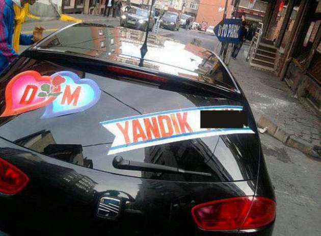 İlginç gelin arabası yazıları