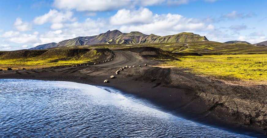 İzlanda'nın beyazı ve yeşili
