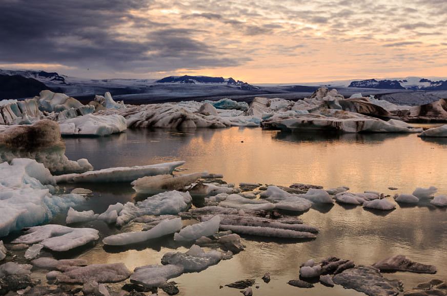İzlanda'nın beyazı ve yeşili