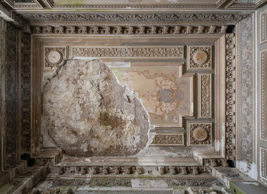 Romanya'nın en muhteşem binası terk edilmiş halde