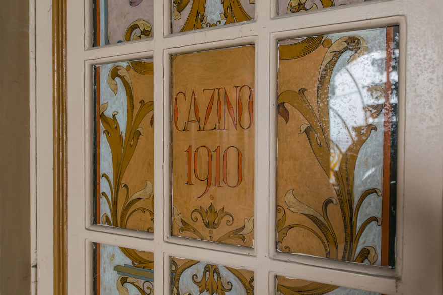 Romanya'nın en muhteşem binası terk edilmiş halde