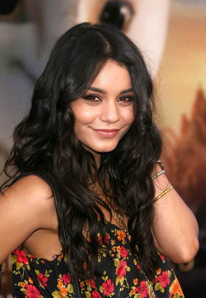 Hollywood aktristleri mi yoksa Bollywood aktristleri mi