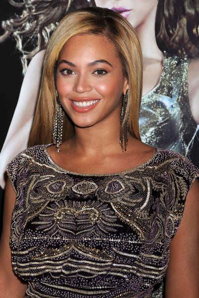 Hollywood aktristleri mi yoksa Bollywood aktristleri mi