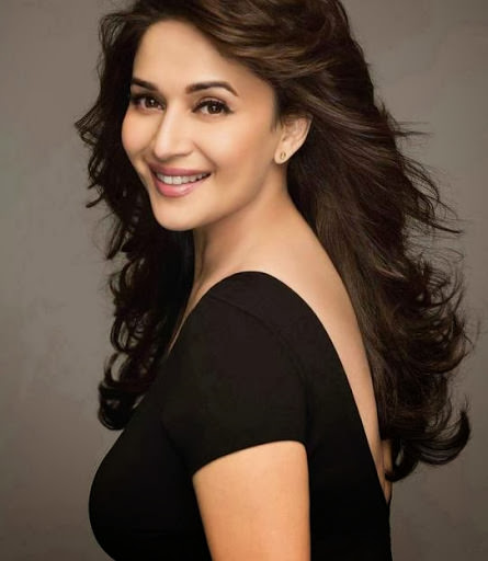 Hollywood aktristleri mi yoksa Bollywood aktristleri mi