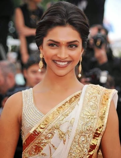 Hollywood aktristleri mi yoksa Bollywood aktristleri mi