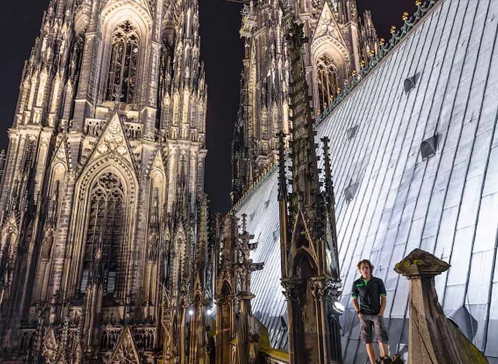 Turistlerin Gizlice Çektiği Muhteşem Fotoğraflar