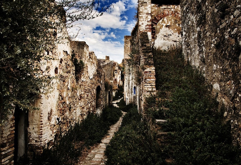 Terk Edilmiş Şehirlerin Etkileyici Fotoğrafları