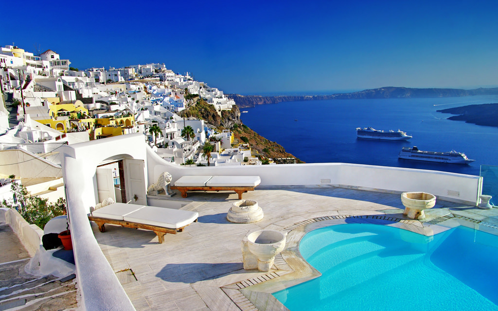 Görenleri Büyüleyen Santorini Adası