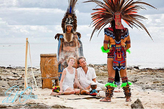 70 Ülkede 70 Düğün Yapan Çift