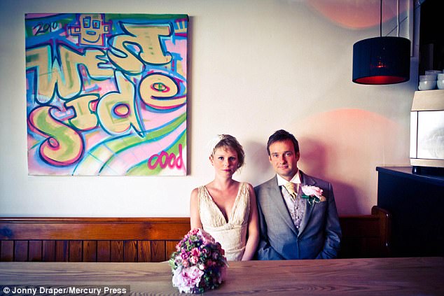 70 Ülkede 70 Düğün Yapan Çift