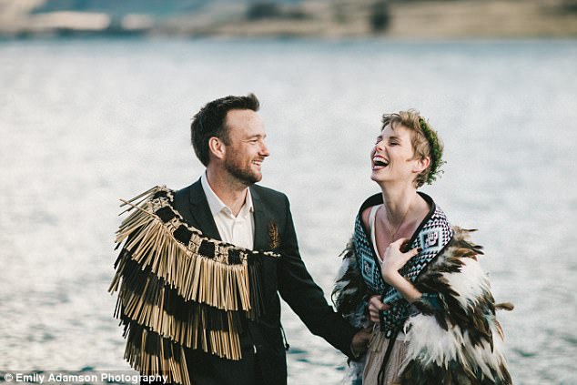 70 Ülkede 70 Düğün Yapan Çift