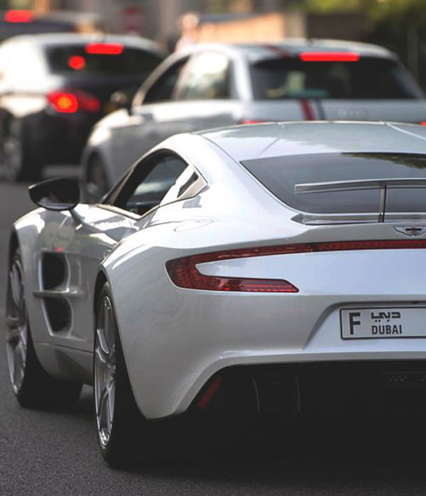 Göz Kamaştıran Lüks Otomobiller