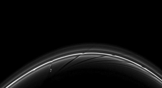 O fotoğrafları yeniden yayınladı