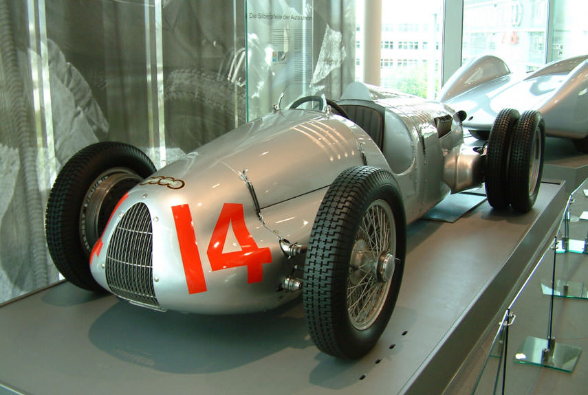 Tarihin En Dikkat Çekici 100 Otomobili