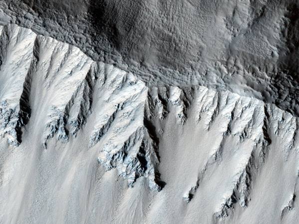 Mars'ı daha önce hiç böyle görmediniz!