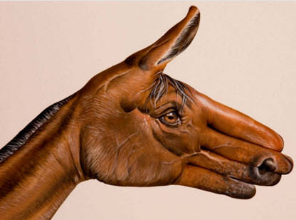 Elleriyle mucize yarattı