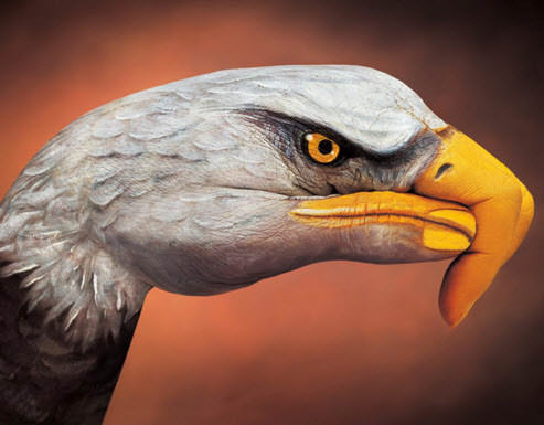 Elleriyle mucize yarattı