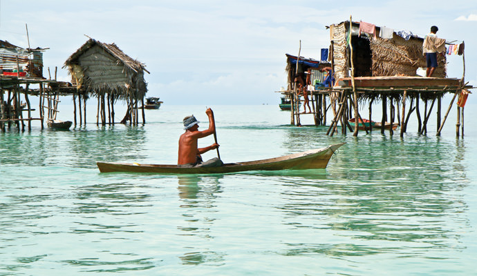 Bu insanlar suda yaşıyor