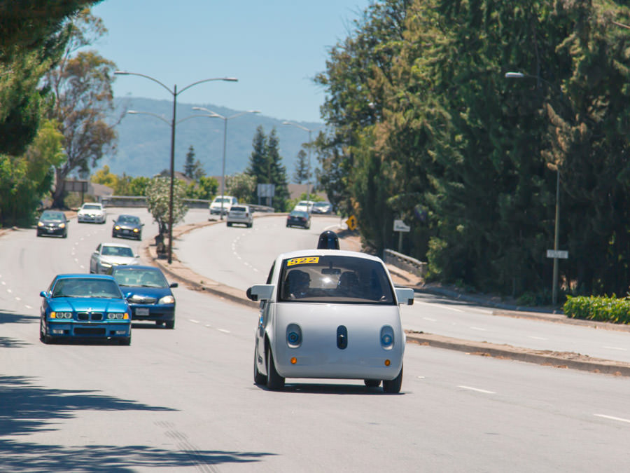 Google Car yayalarla konuşacak