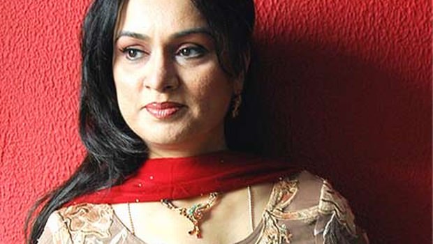 Hollywood aktristleri mi yoksa Bollywood aktristleri mi