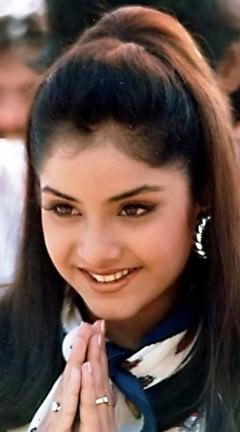 Hollywood aktristleri mi yoksa Bollywood aktristleri mi