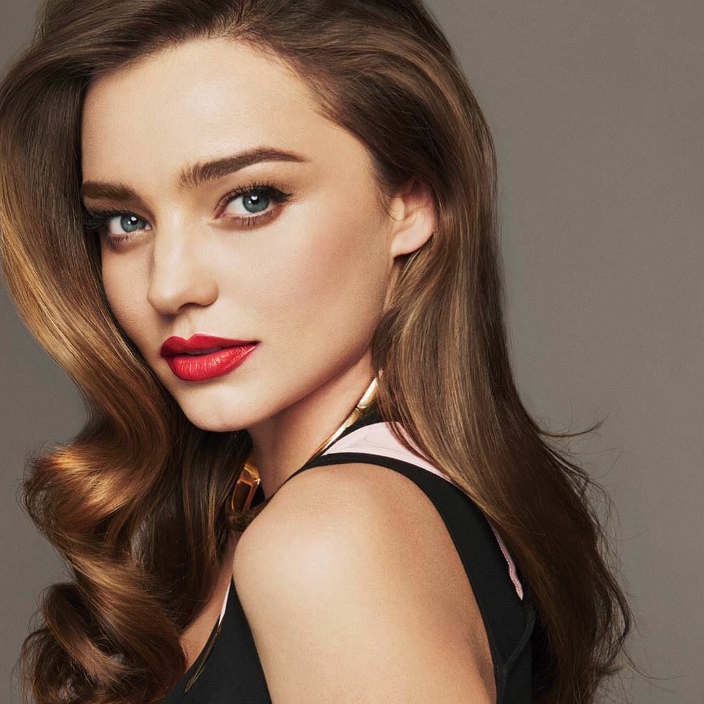 Hollywood aktristleri mi yoksa Bollywood aktristleri mi