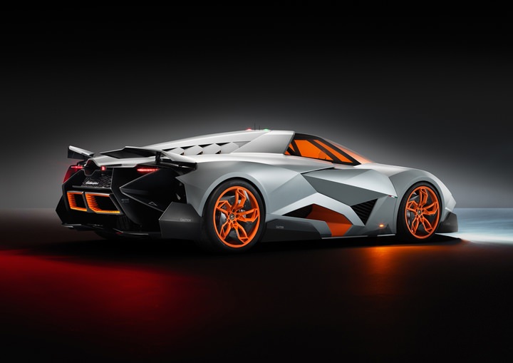 Lamborghini Egoista geliyor