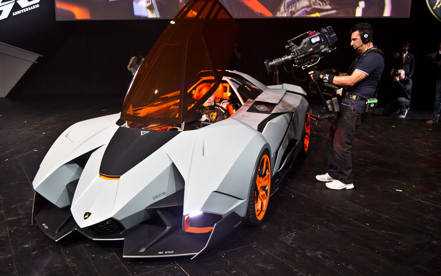Lamborghini Egoista geliyor