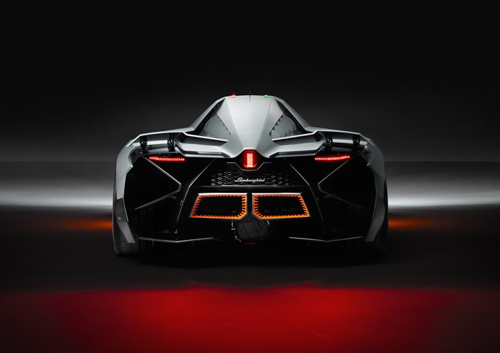 Lamborghini Egoista geliyor