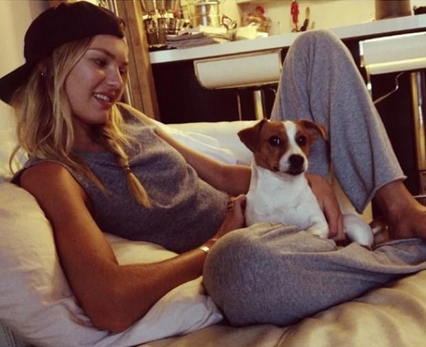 Victoria's Secret meleği Candice Swanepoel objektif karşısında